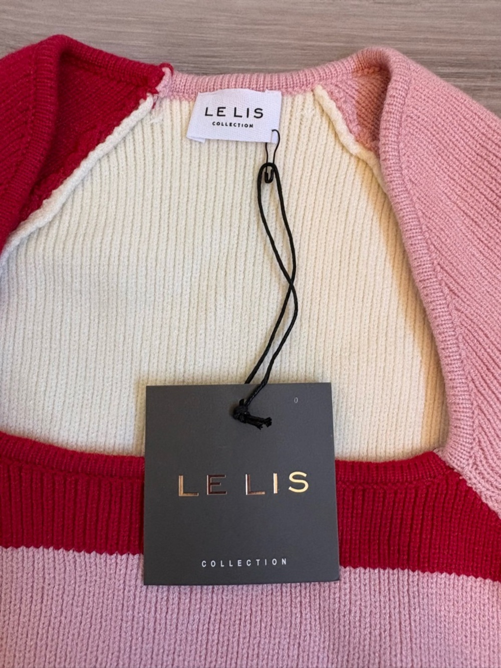 Le Lis Colorblock Cropped Sweater Size XS NWT - Picture 3 of 9
